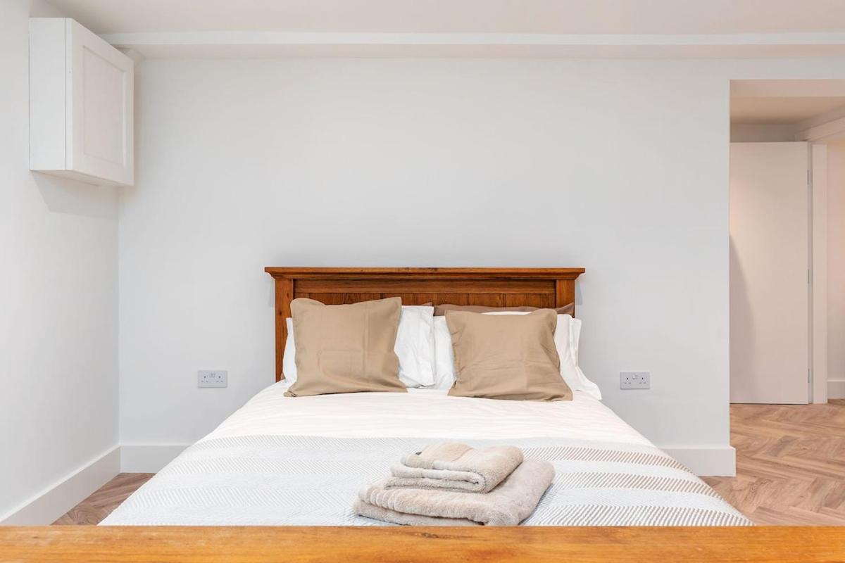 2 Bedroom, 2 Bathroom Apartment, Close To Mcr Centre *